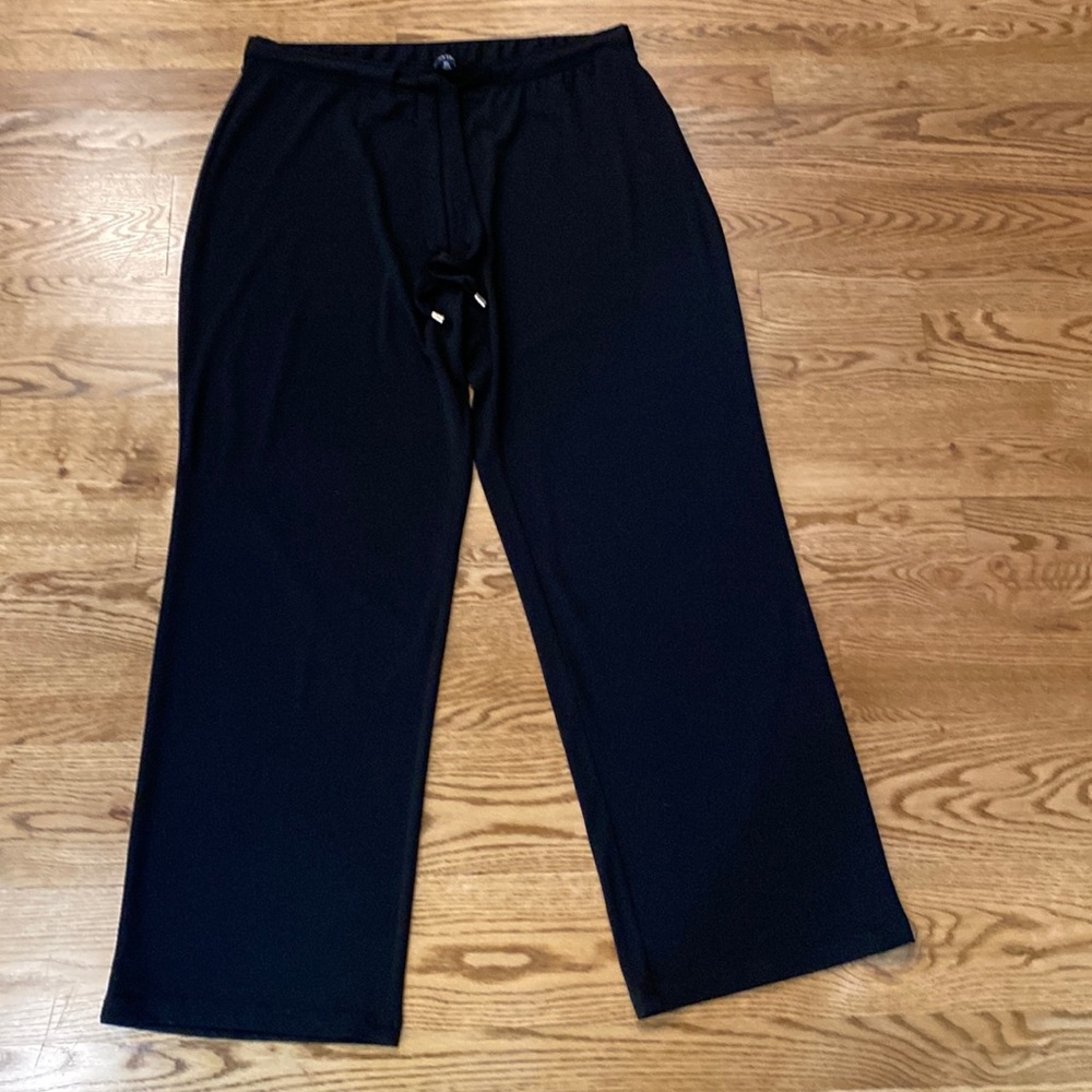 Womens Ellen Tracy pull on belted black straight leg pant normcore workwear
